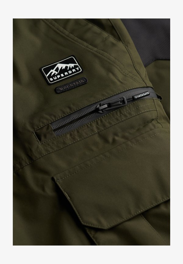 Superdry & Co ULTIMATE FREESTYLE - Trousers - surplus goods olive green