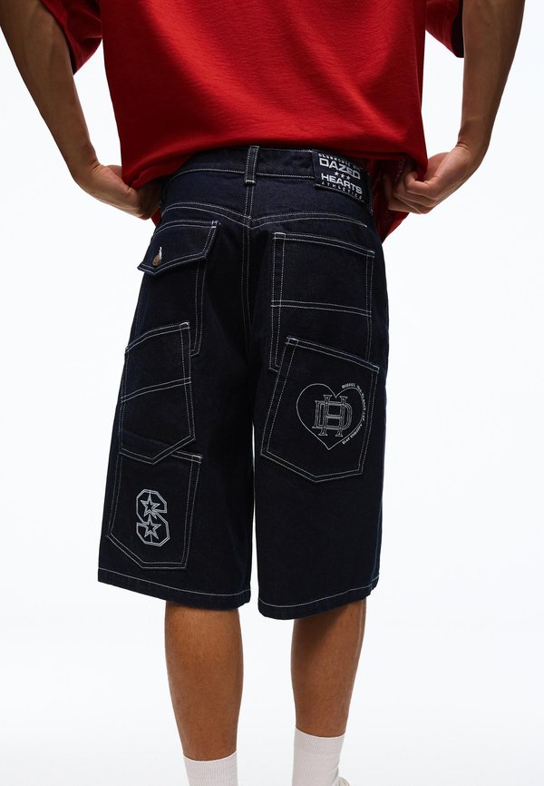Bershka CONTRASTSTITCH SKATER - BERMUDA - Denim shorts - royal blue