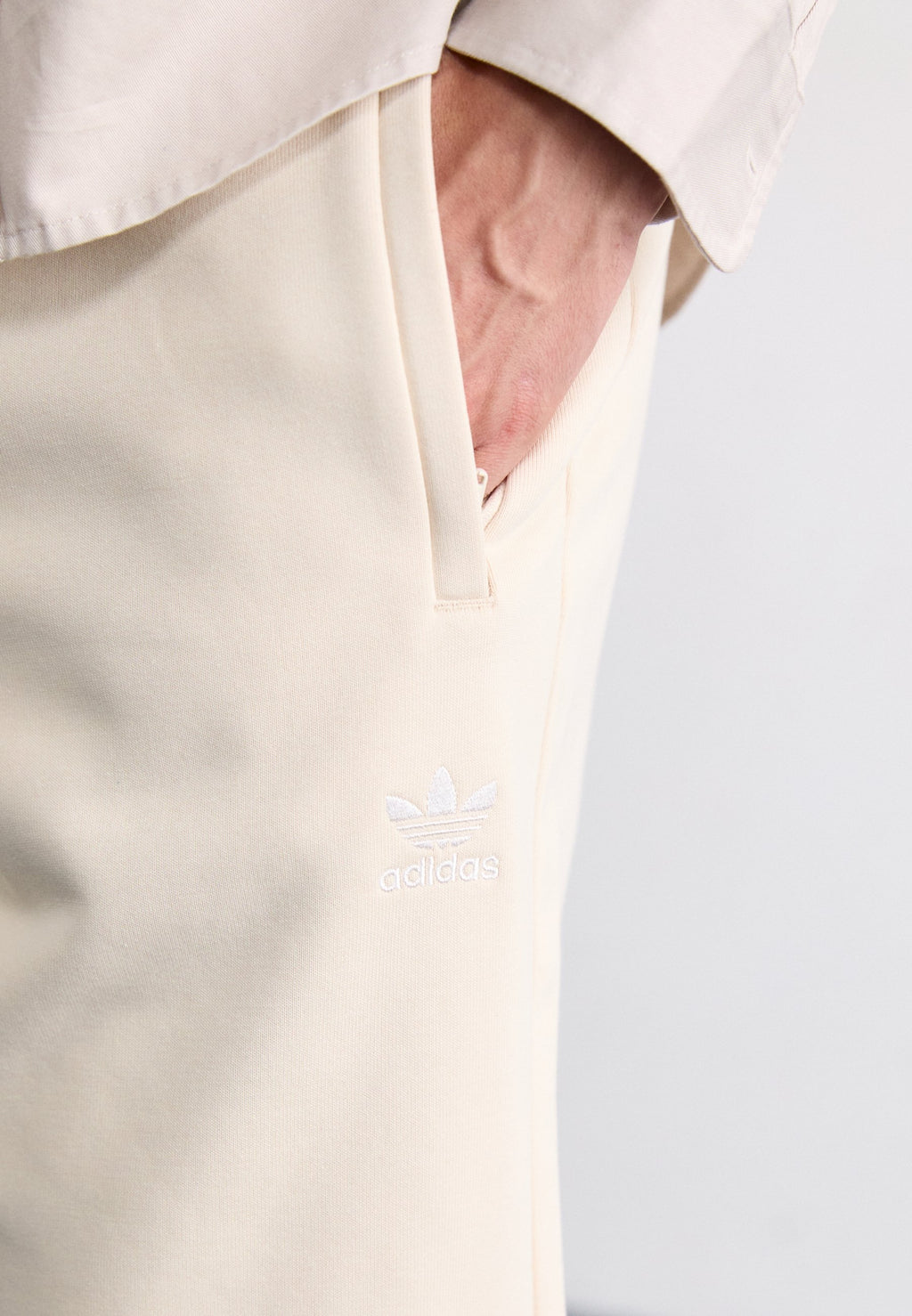 adidas Originals ESSENTIAL