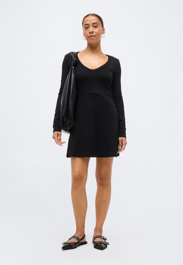 ONLY Petite ONLMILA V NECK DRESS