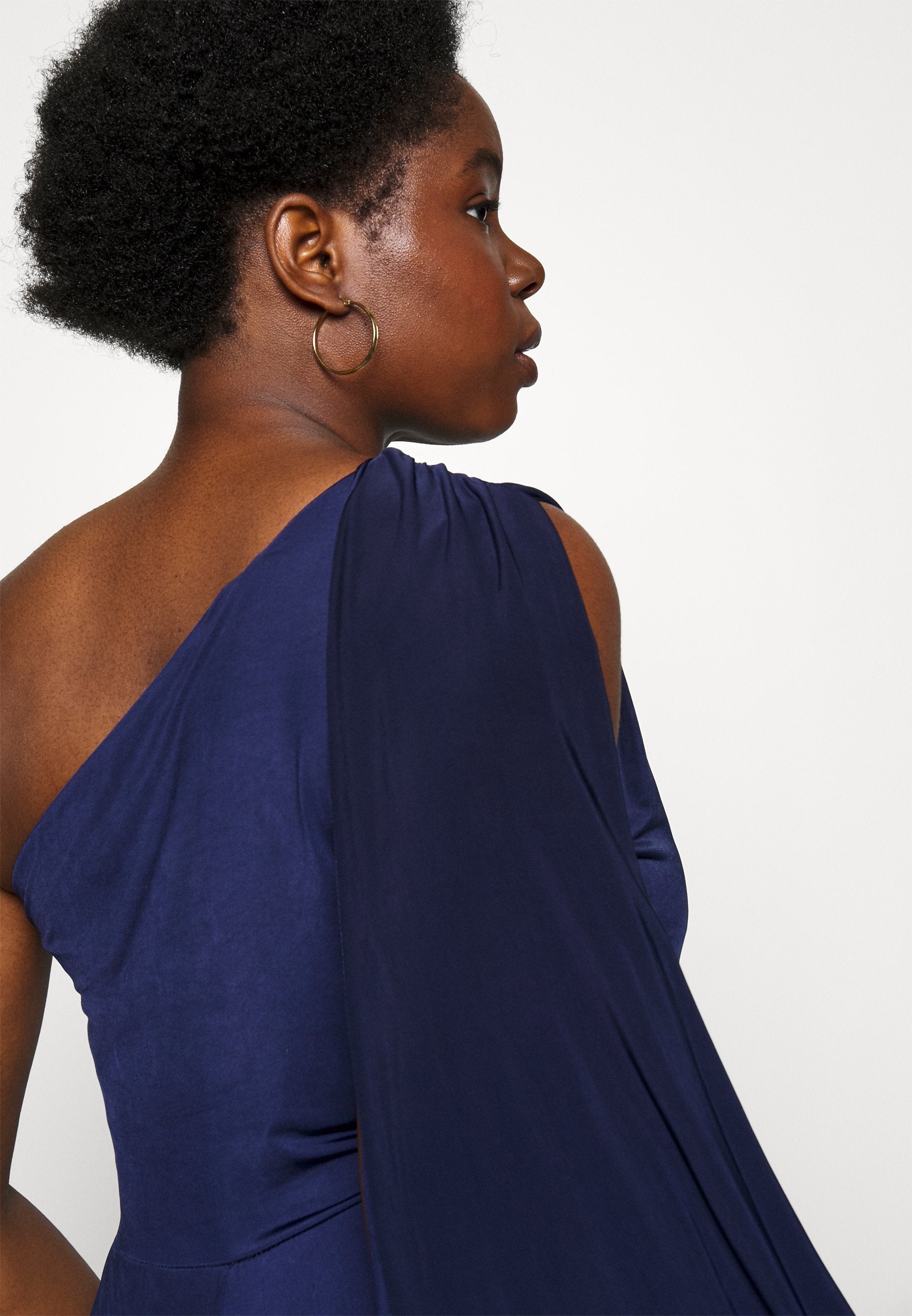 WAL G CURVE HOLLY CAPE SLEEVE