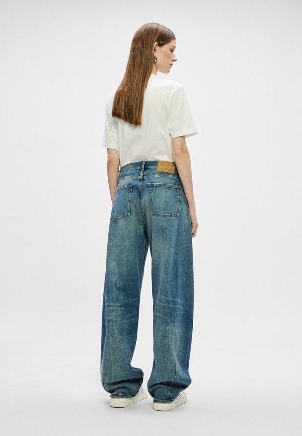 Tommy Jeans MID RISE WIDE BARREL LEG JEANS