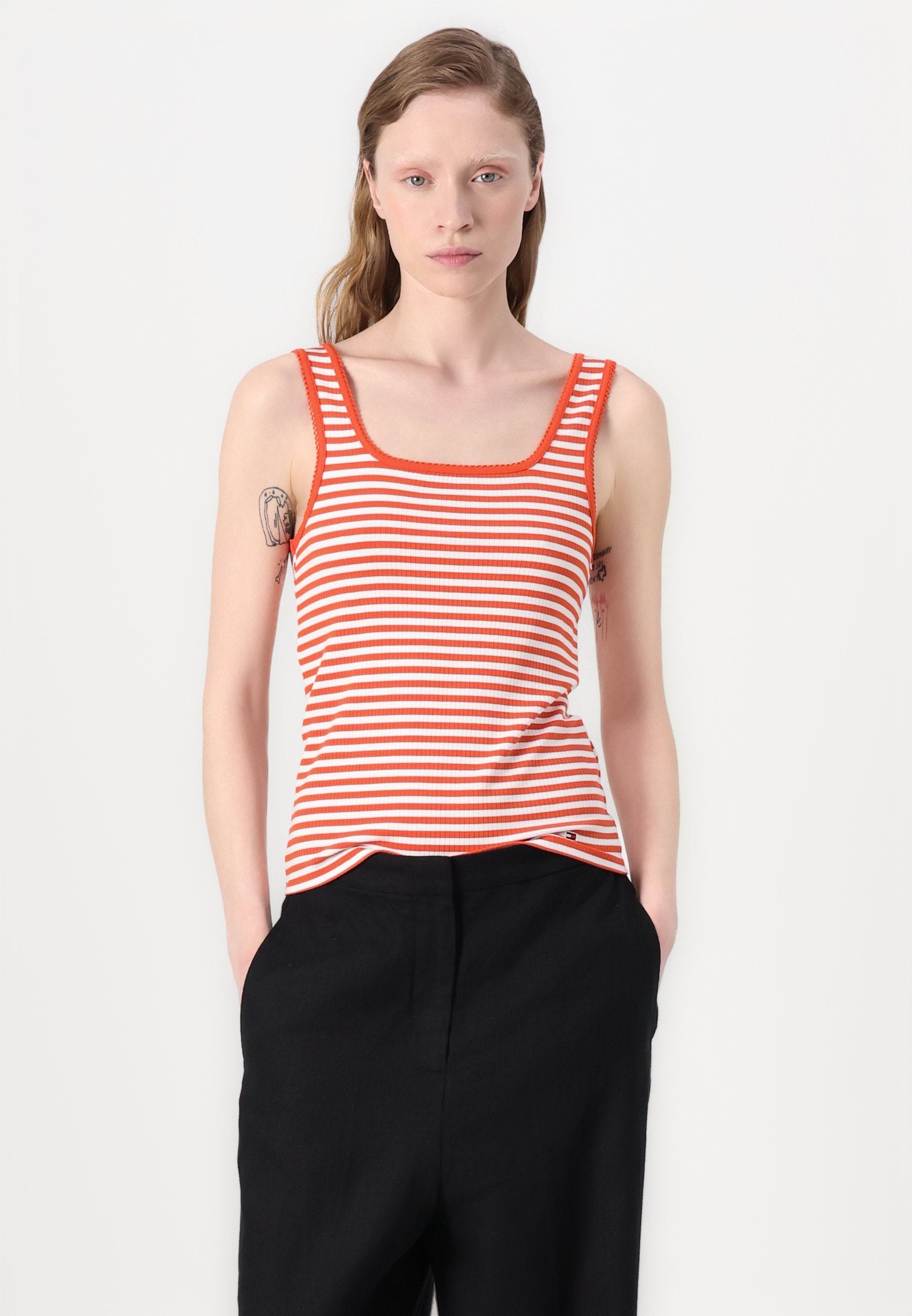 TAILORED STRAIGHT PANT Media 5