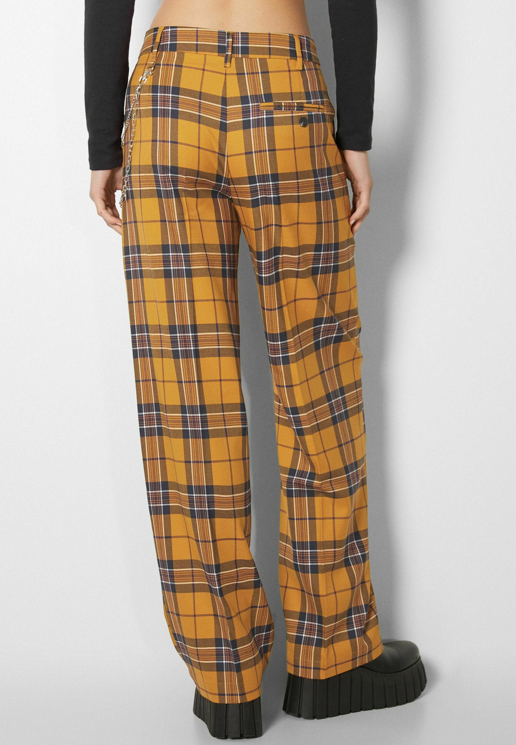 Bershka WITH CHECKS AND CHAIN TAILORED