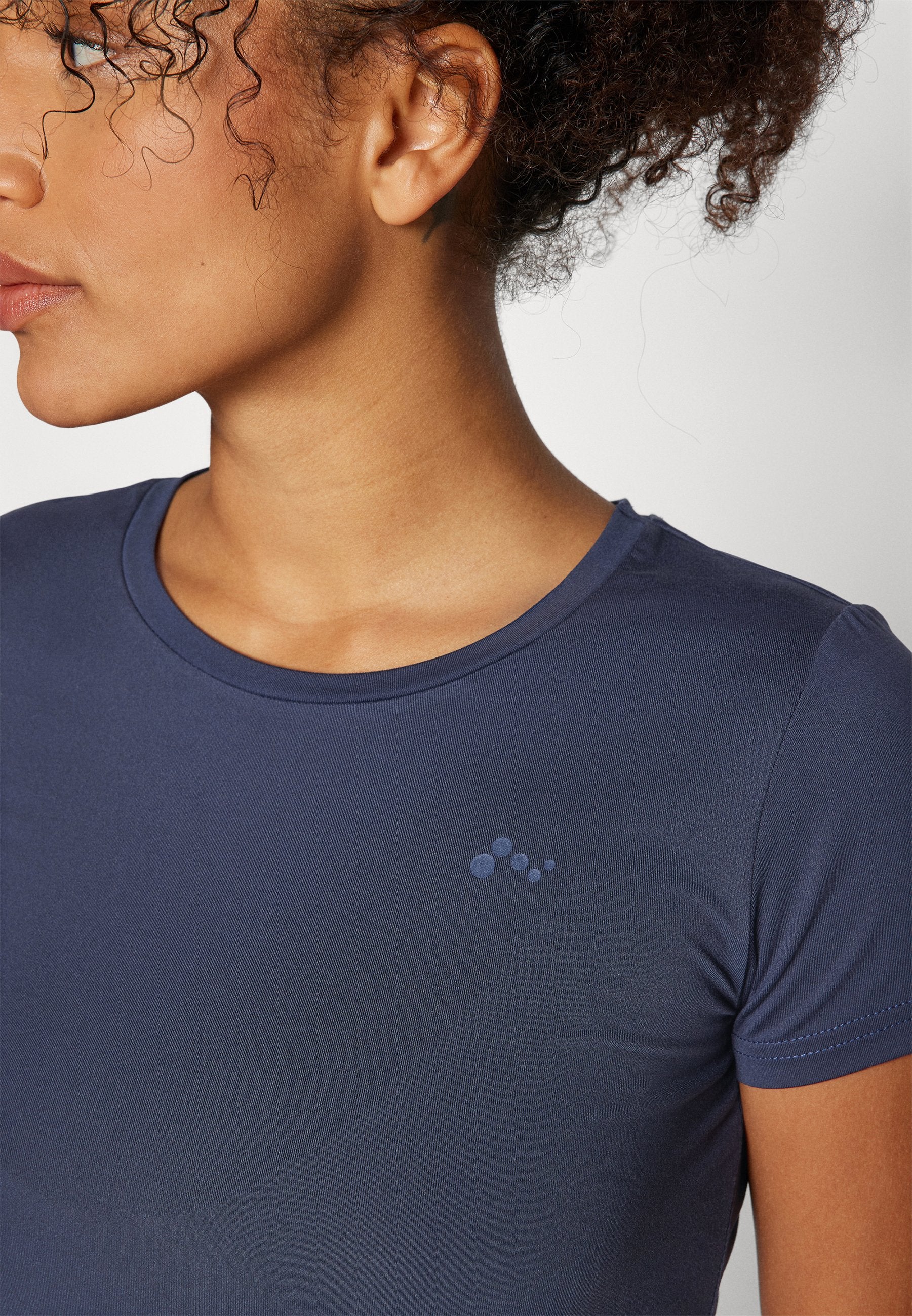 ONLY Play ONPCLARISA SS TRAIN TEE - NOOS