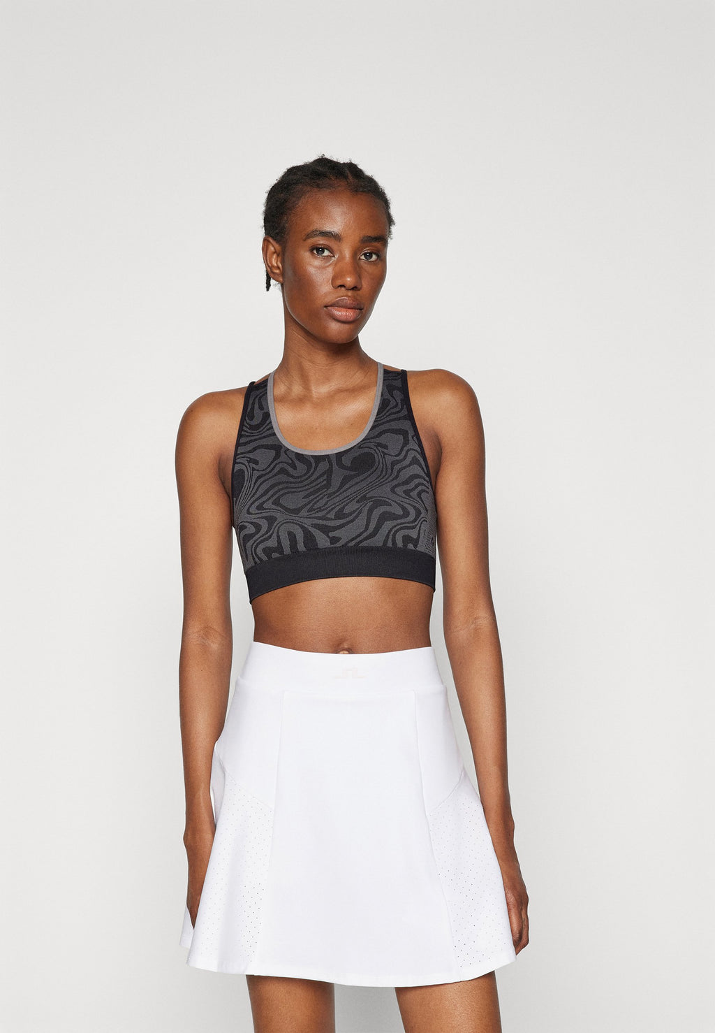 Even&Odd active MEDIUM SUPPORT SPORTS BRA WITH SPAGHETTI CROSS BACK STRAPS
