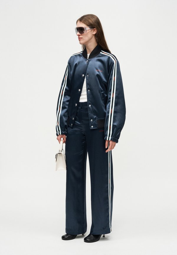 OFF-WHITE WIDE PANTS