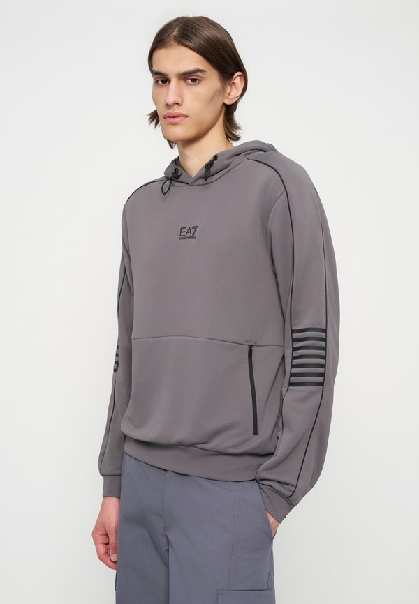 EA7 Emporio Armani