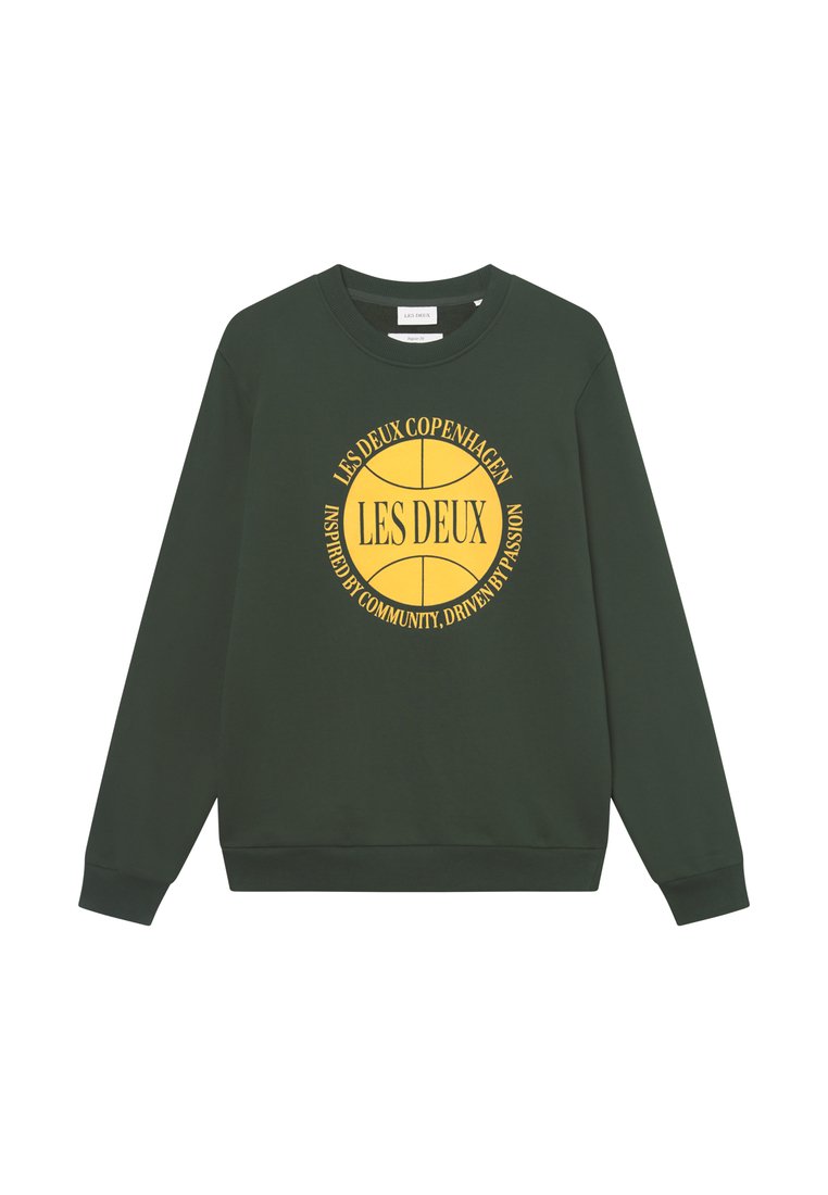 Grüner Sweater mit langen Ärmeln und Rundhalsausschnitt, versehen mit gelbem Text und einem kreisförmigen grafischen Design auf der Vorderseite.
