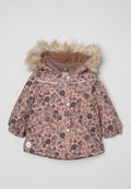 Kinder Winterjacke in Pink mit floralen Mustern und einer Kapuze mit Kunstfellbesatz, Frontdruckknöpfen, elastischen Manschetten und zwei Vorderaschen.