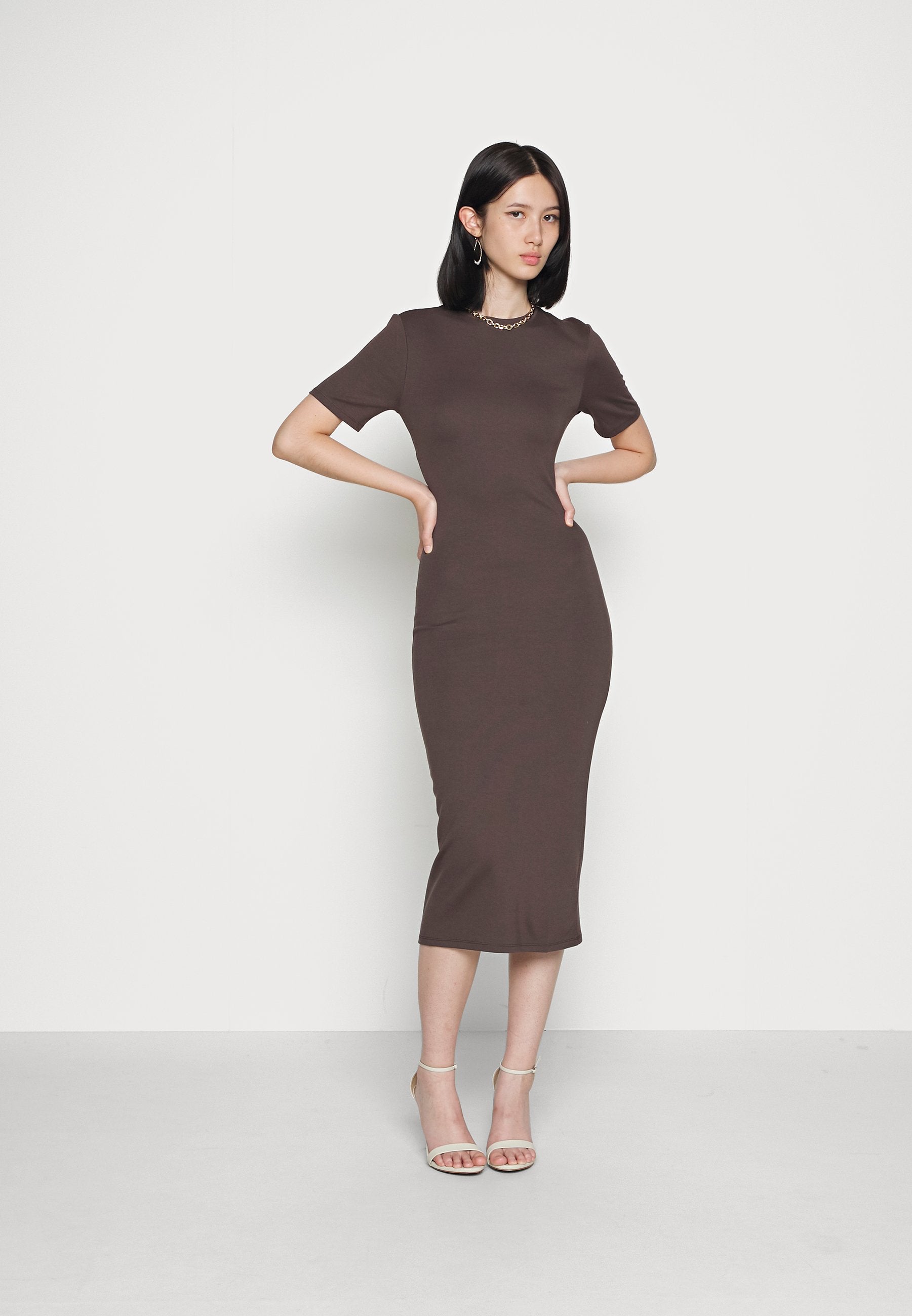 NA-KD OPEN BACK MIDI DRESS