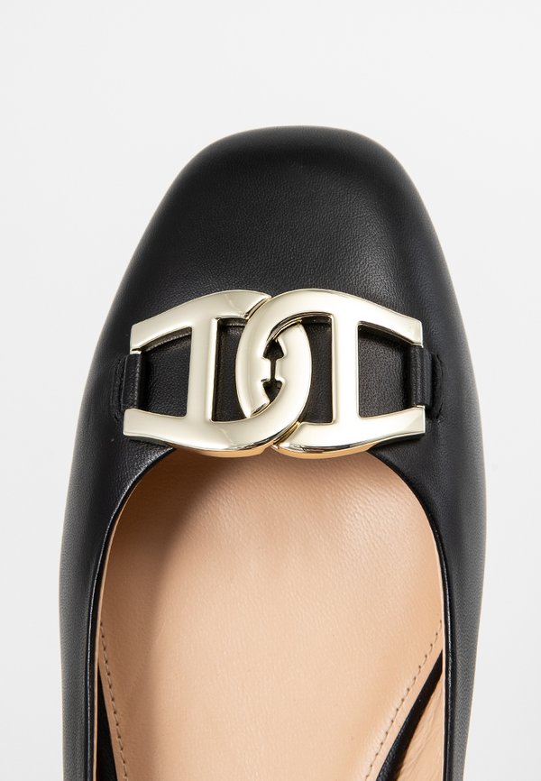 AIGNER MADELEINE 1