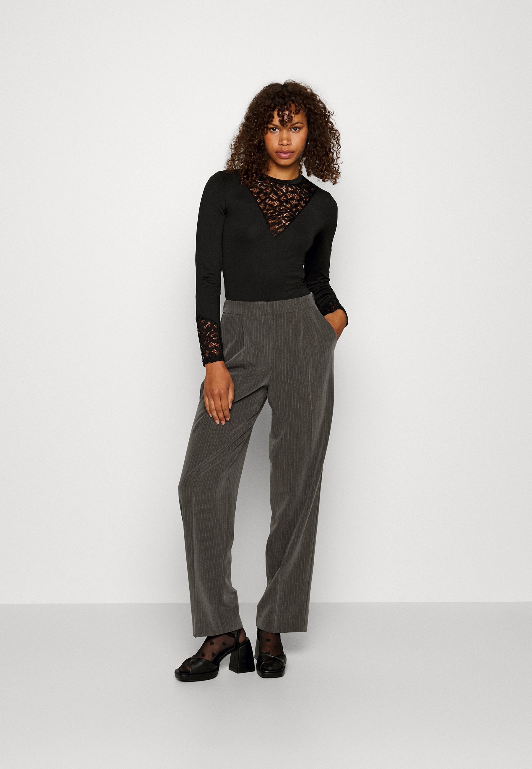 YAS Tall YASPINLY PINTUCK PANT