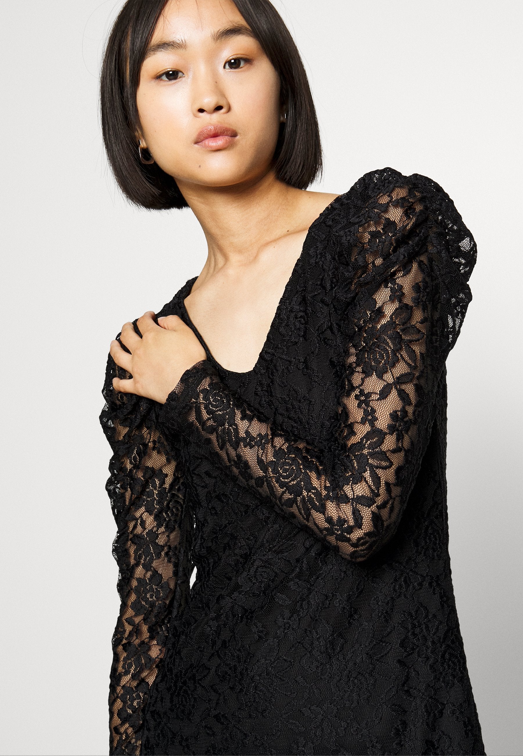 ONLPOULA V NECK DRESS Media 5