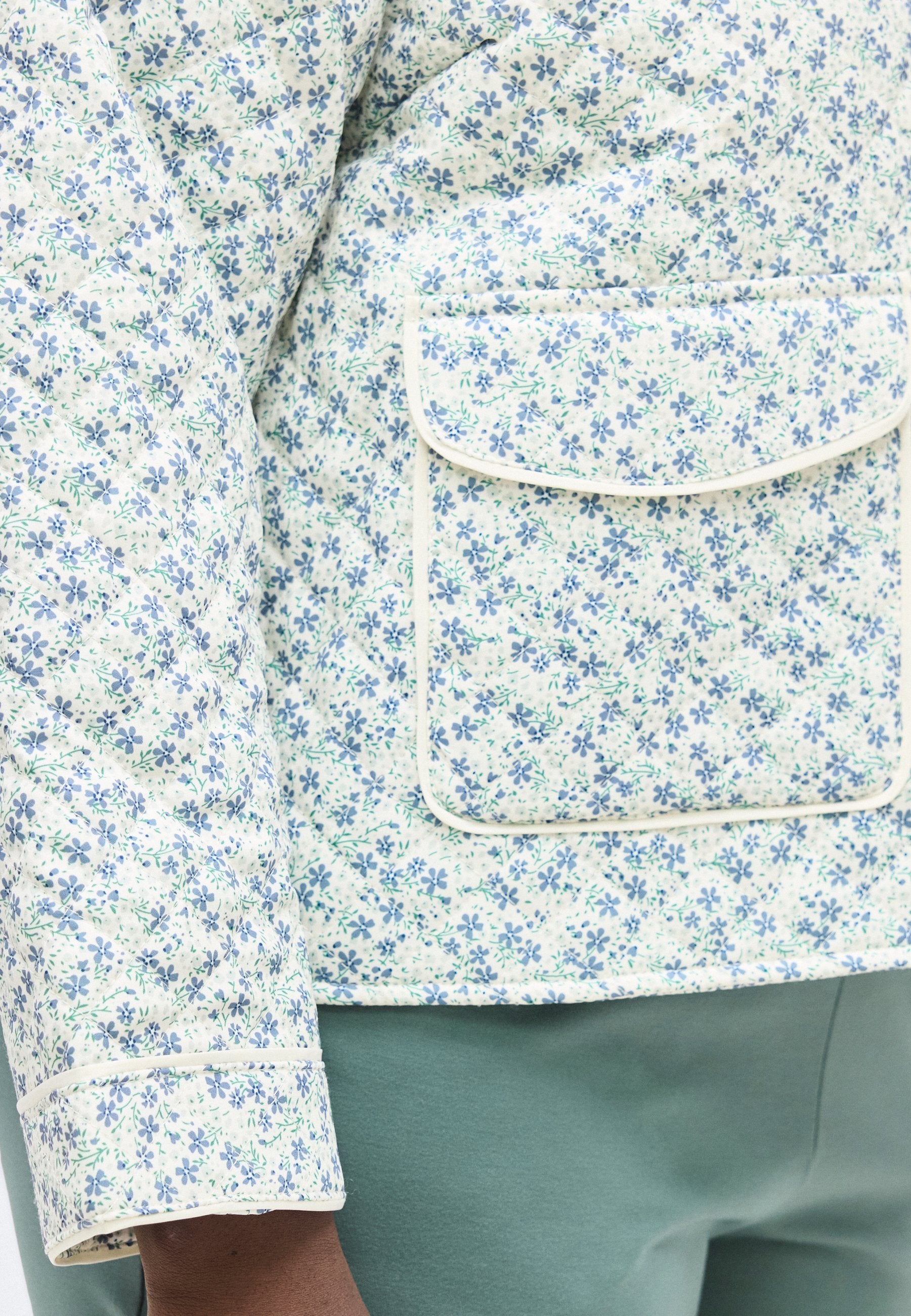 CARHALLIE JACKET  Media 6
