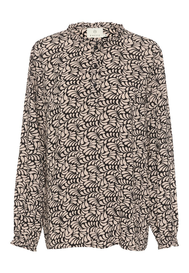 Schwarz-weiße Bluse mit langen Ärmeln, welligem Muster, Knopfverschluss vorne und gerafften Manschetten, mit einem gerafften Kragen.