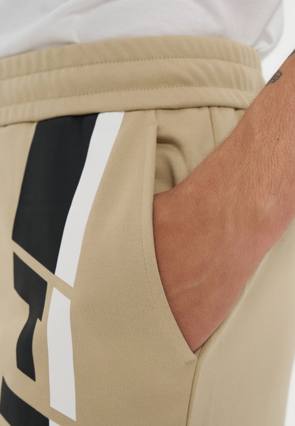 Fila VALIVERSI