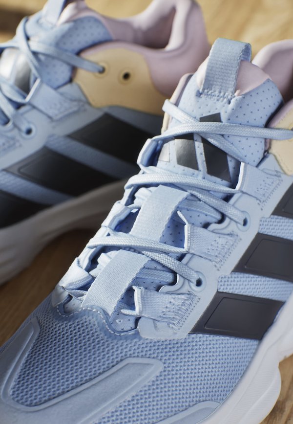 adidas Performance ADIDAS PERFORMANCE COURT STABIL INDOOR SHOES