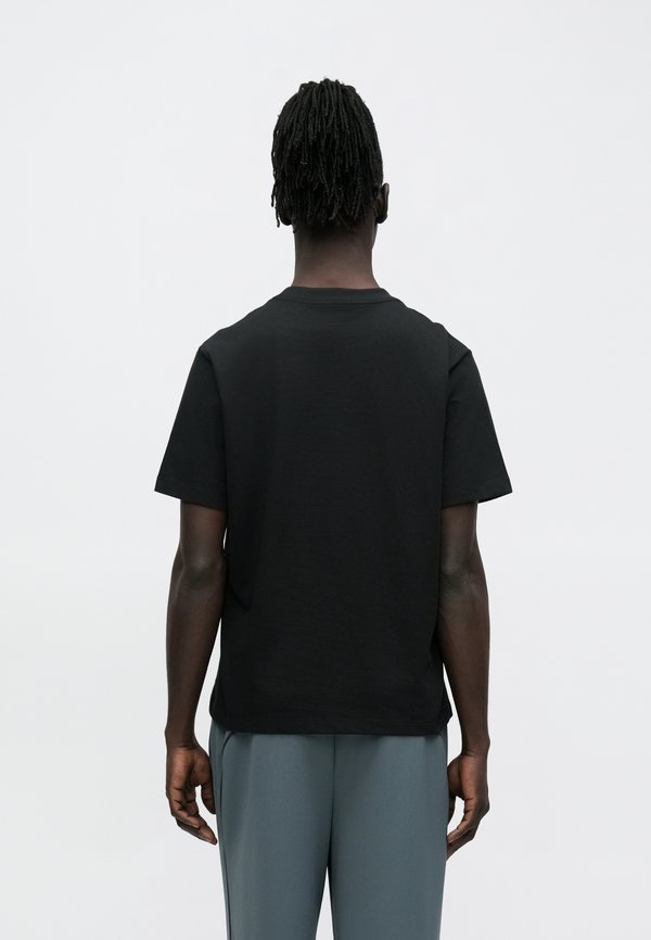 Calvin Klein MAZE GRAPH