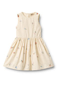 Ärmelloses Kleid aus hellbeigem Baumwollstoff mit mehrfarbiger Blumenstickerei. Ausgestellter Rock mit gerafften Taillendetails. Verschluss mit Knöpfen auf der Rückseite.