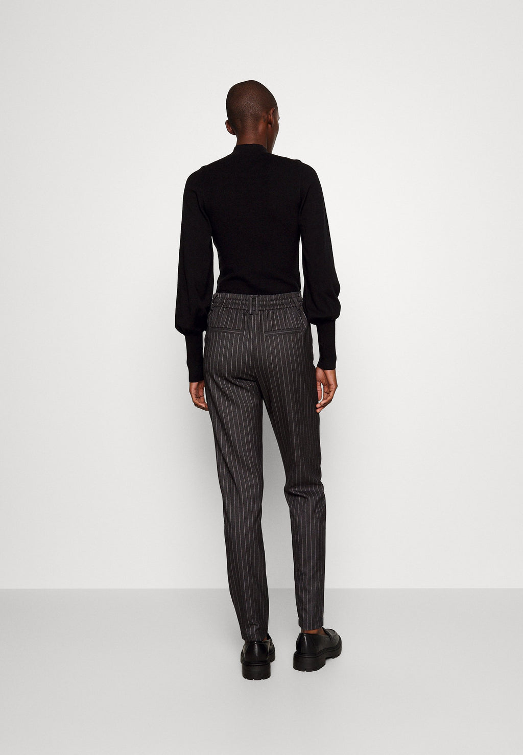 ONLPOPTRASH NAJA FINE STRIPE PANT Media 4