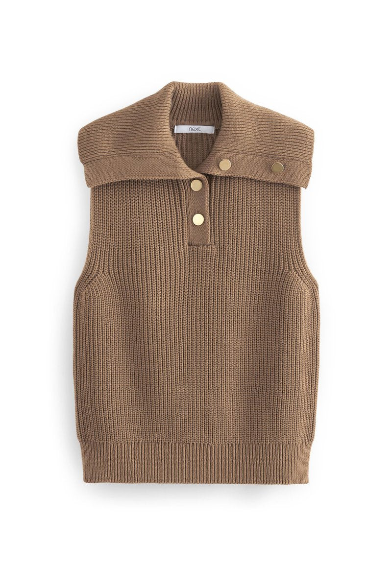 Brauner gestrickter ärmelloser Pullover mit hohem, geripptem Kragen, zwei goldenen Knöpfen und strukturiertem Stoff. Verfügt über einen enganliegenden, gerippten Saum am unteren Ende.