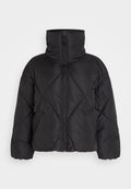 ONLTAMARA SHORT QUILTED JACKET  Media 1