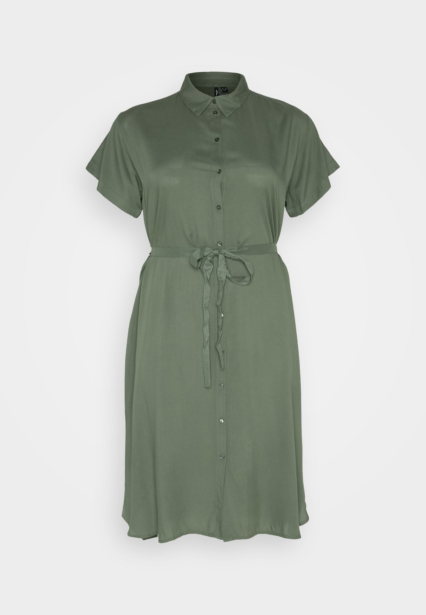 Olivgrünes Kleid mit kurzen Ärmeln, Knopfleiste und einem Stoffgürtel in der Taille. Weiche, glatte Textur und knielang mit fließender Silhouette.