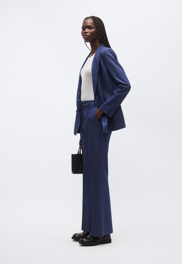 DKNY