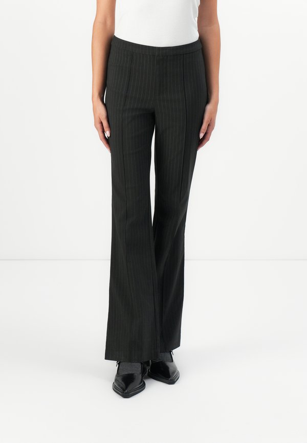 ONLY ONLPIXIE FLARED PINSTRIPE PANT