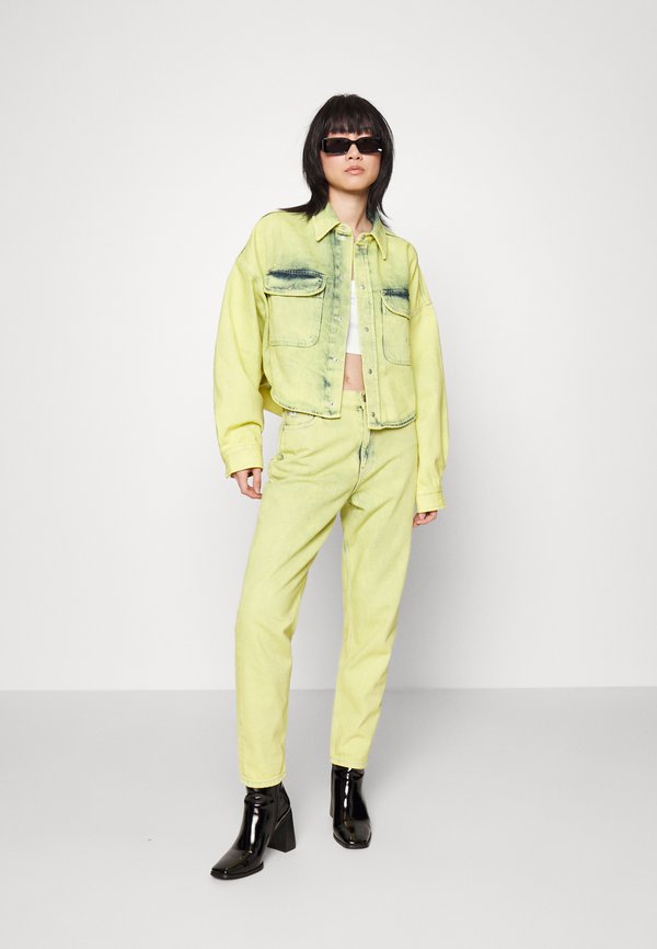 Calvin Klein Jeans MOM JEAN