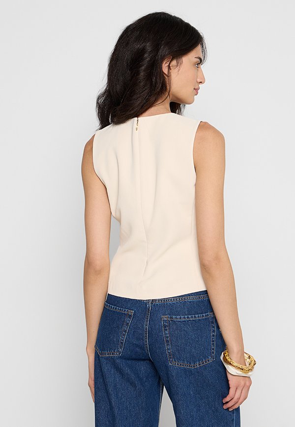 DKNY