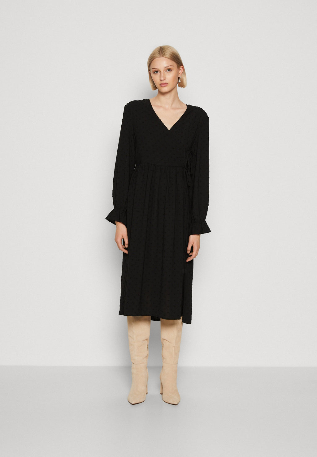 Pieces PCJOURNI HEART WRAP MIDI DRESS