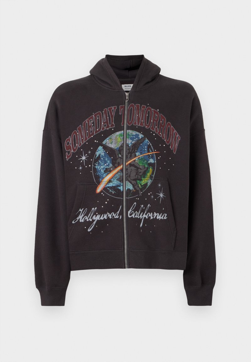 Schwarze Kapuzenjacke aus Baumwolle mit einem grafischen Design, auf dem vorne der Text "EINES TAGES MORGEN" und "Hollywood, Kalifornien" zu sehen ist.