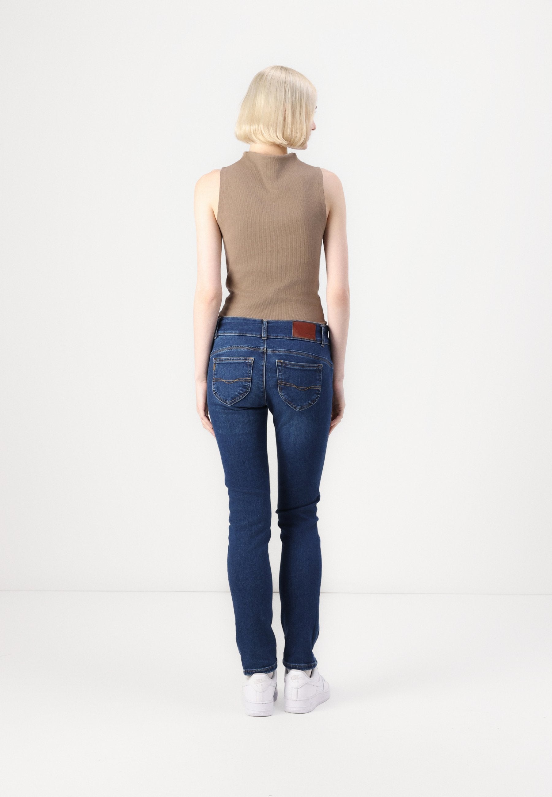 Pepe Jeans SLIM JEANS NEW BROOKE