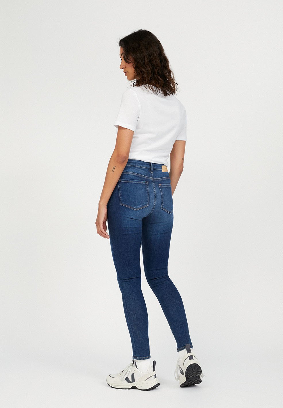 TILLAA X STRETCH Media 4