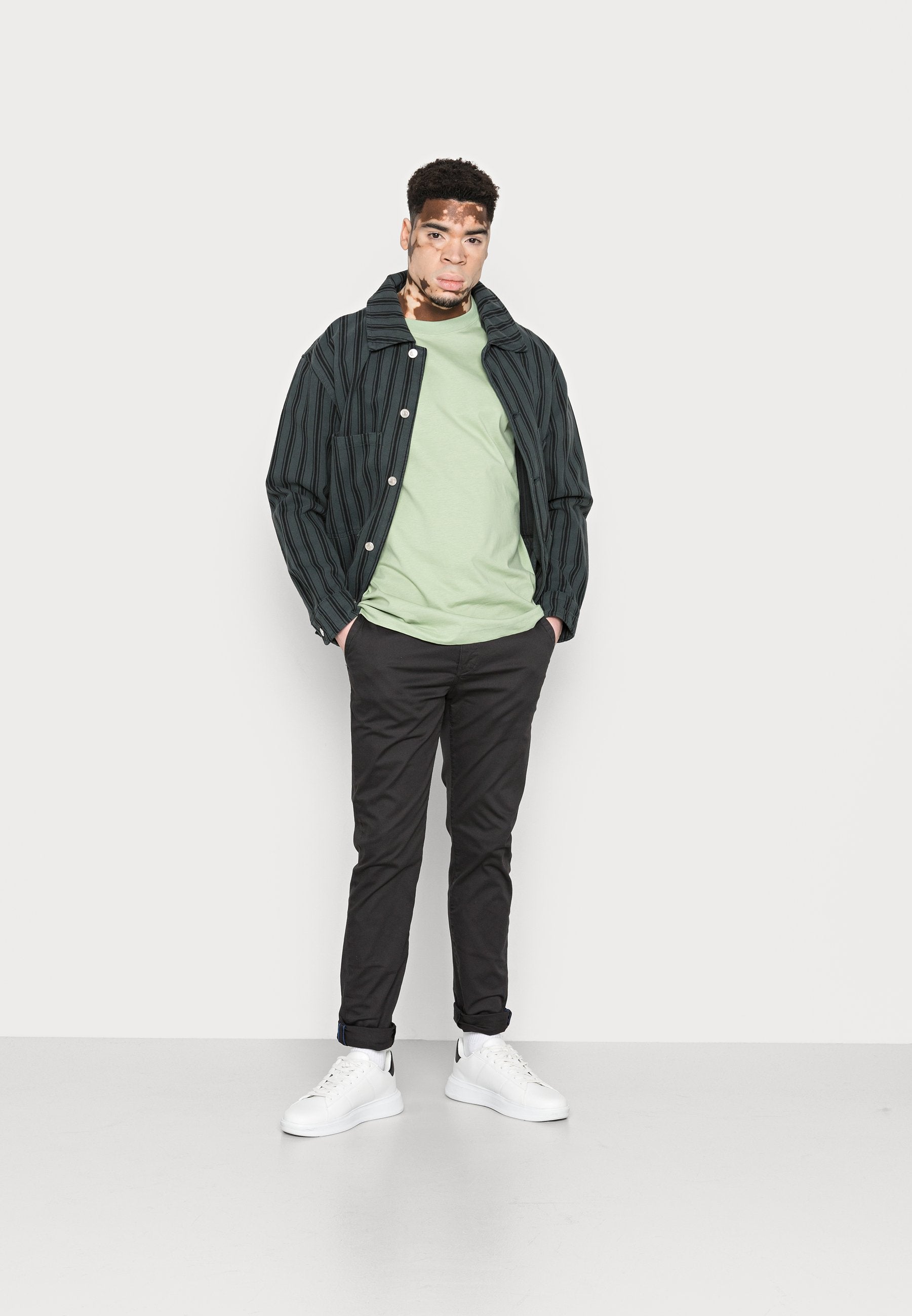 Scotch & Soda MOTT CONTAINS