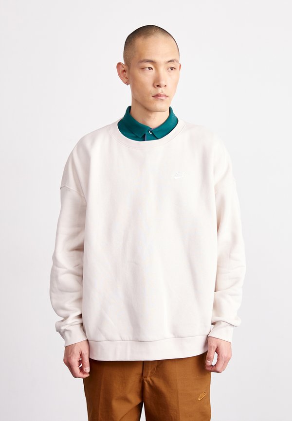 Nike Sportswear SPORTSWEAR CLUB - Sweatshirt - light orewood