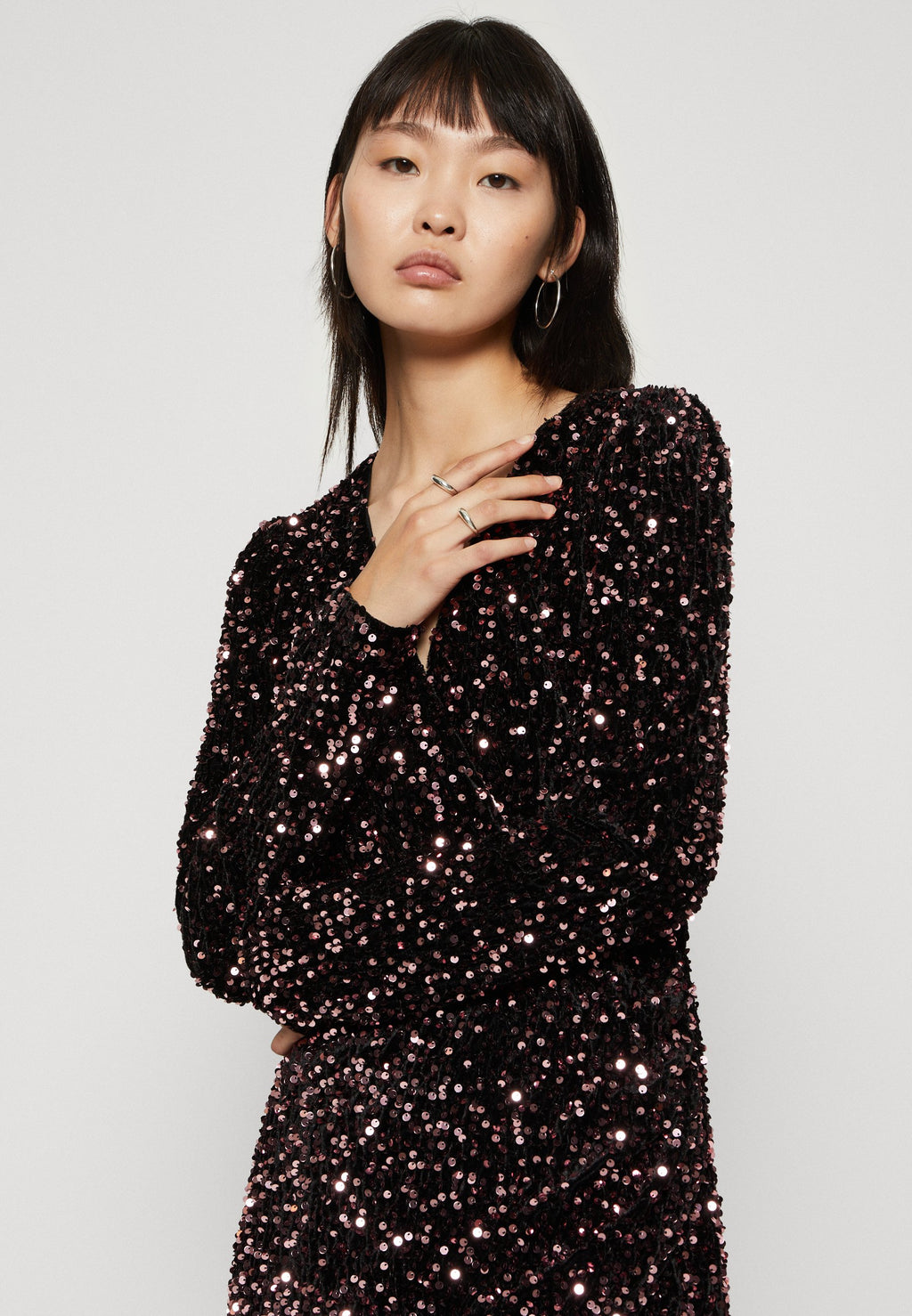 ONLANIKA WRAP SEQUIN SHORT DRESS Media 5