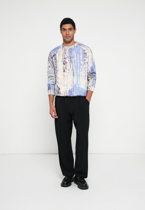 Carlo Colucci DRIP CREWNECK