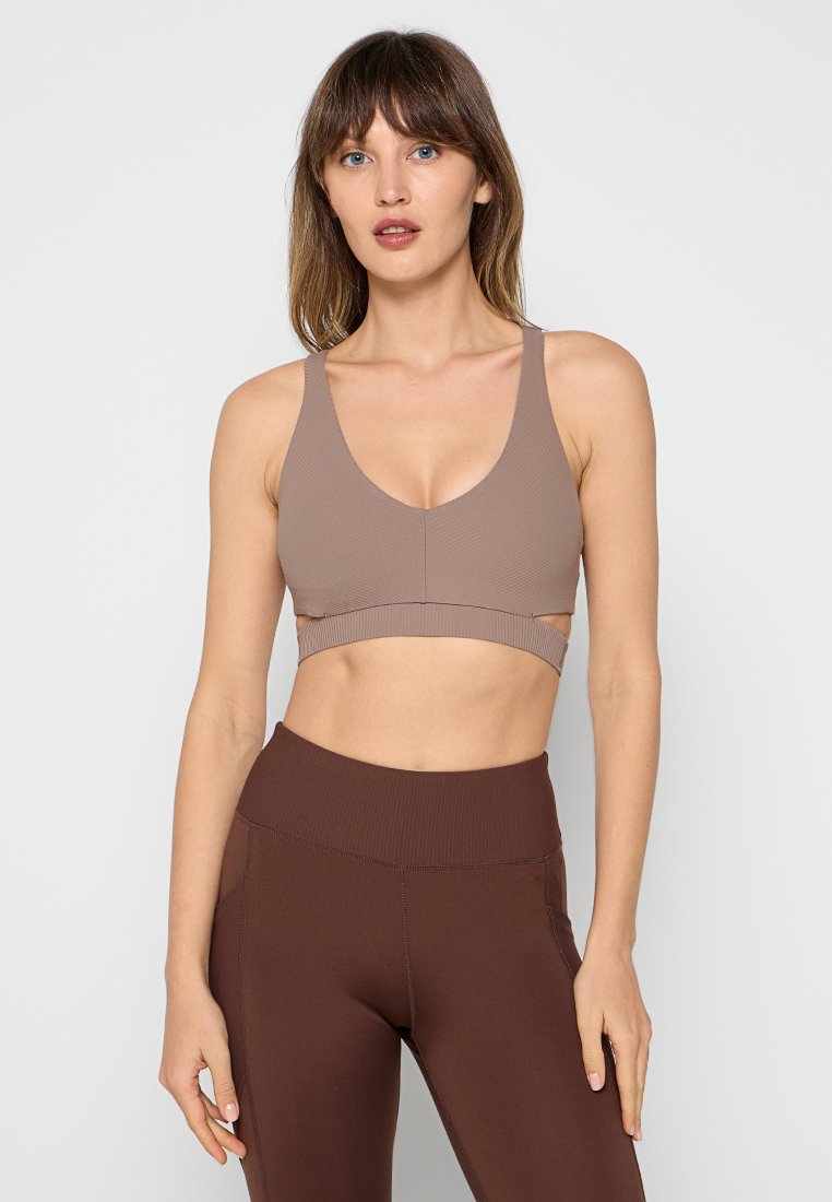 Nike Performance ZENVY