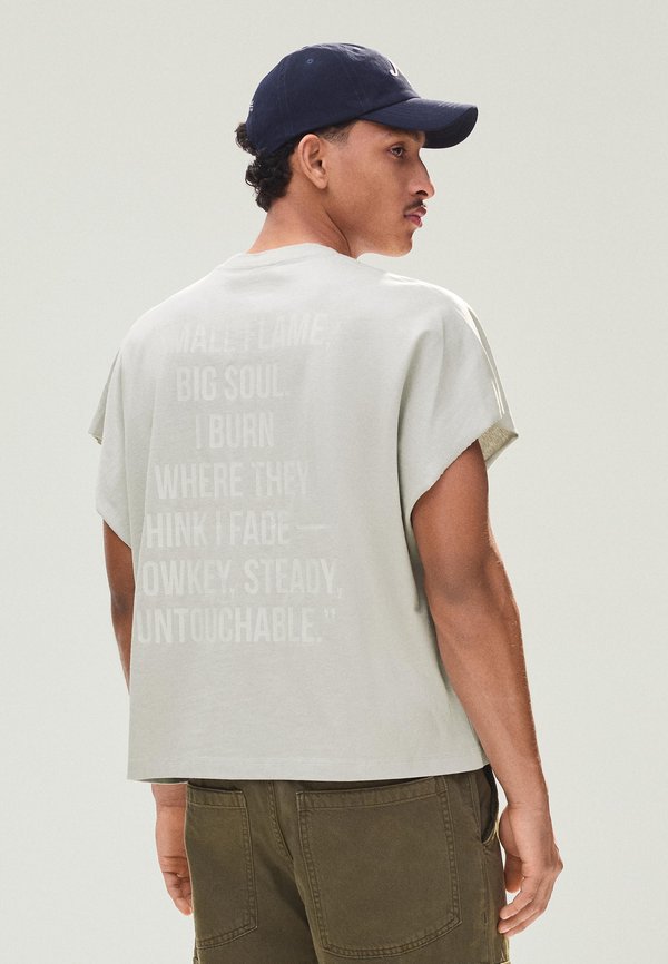 Bershka WORKER OVERSIZE - T-SHIRT 00075120 - Print T-shirt - light grey