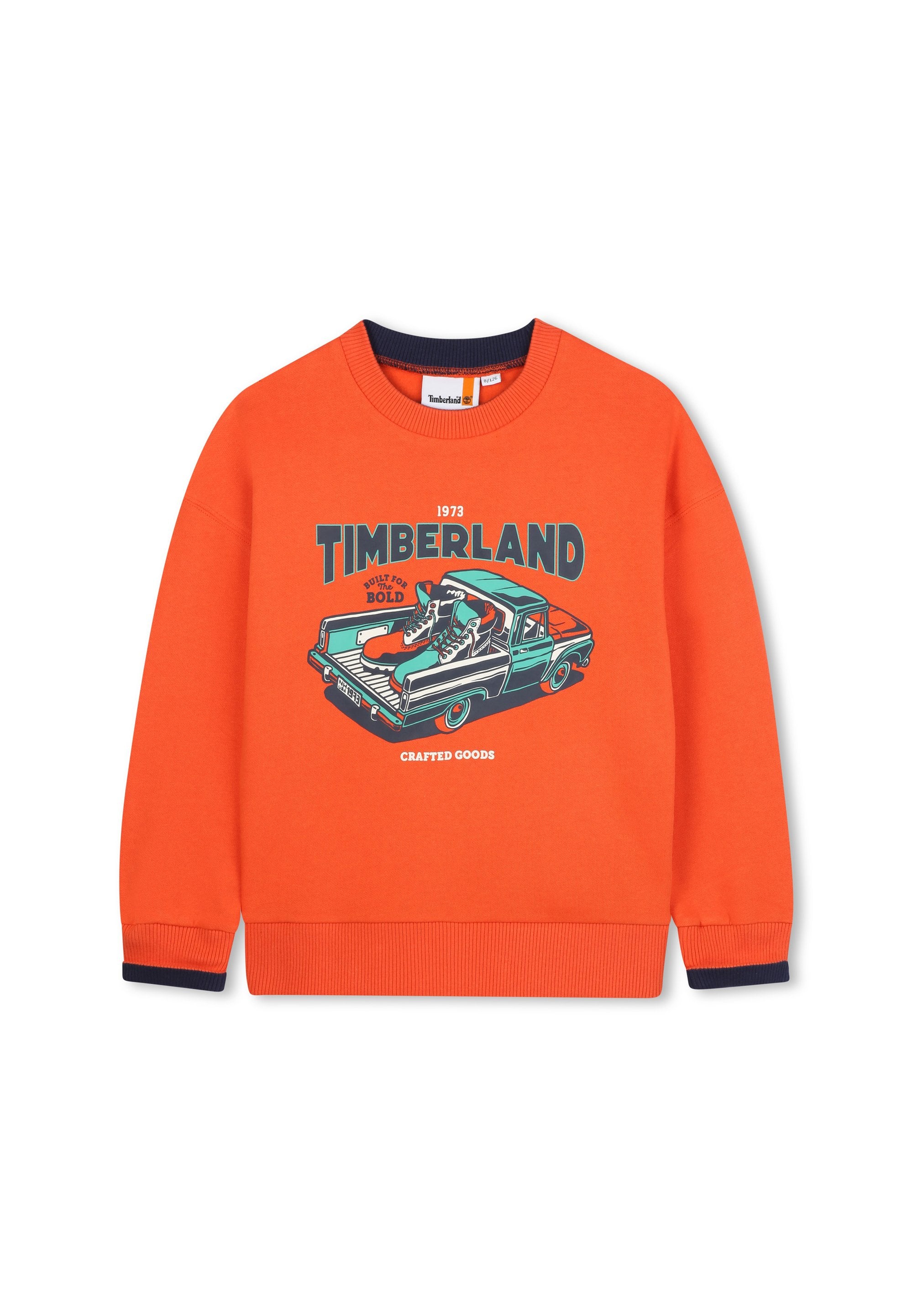 Oranges Sweatshirt aus Baumwolle mit Rundhalsausschnitt, gerippten Bündchen und einem grafischen Aufdruck eines Retro-Trucks und Sneakers. Enthält marineblaue Akzente.