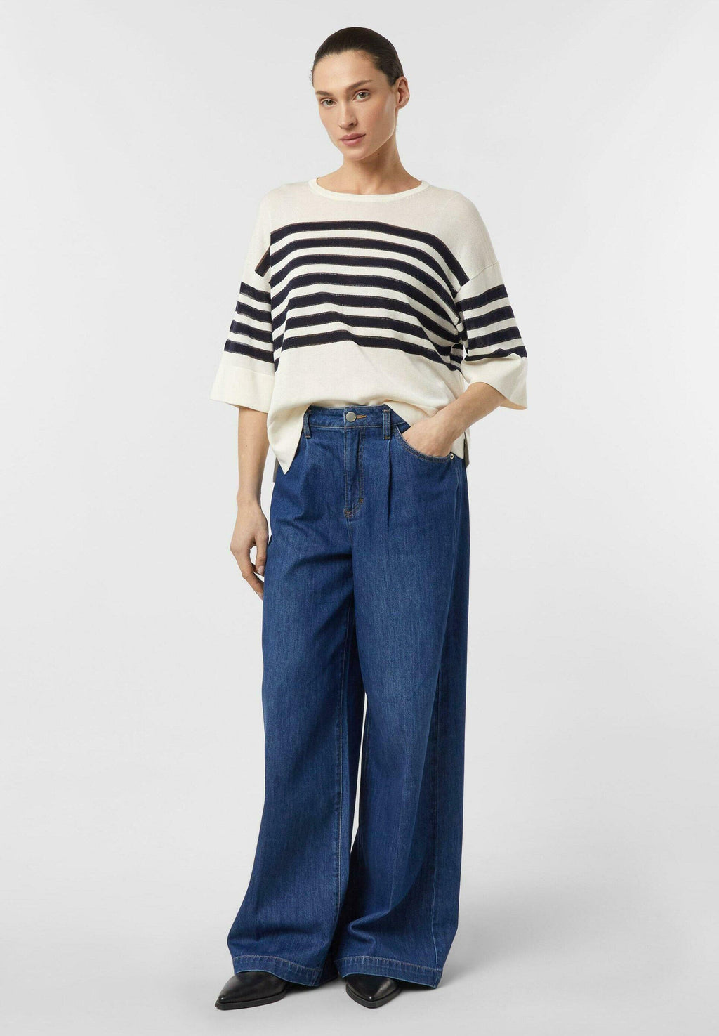PULLOVER Media 1