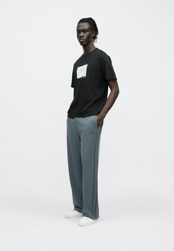 Calvin Klein MAZE GRAPH
