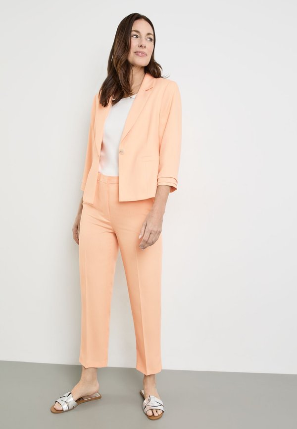 Gerry Weber MIT BÜGELFALTEN