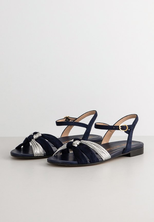 Stuart Weitzman KEANA