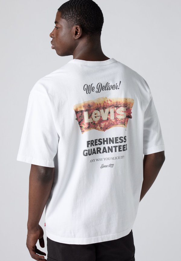 Levi's® LOOSE TEE - Print T-shirt - white