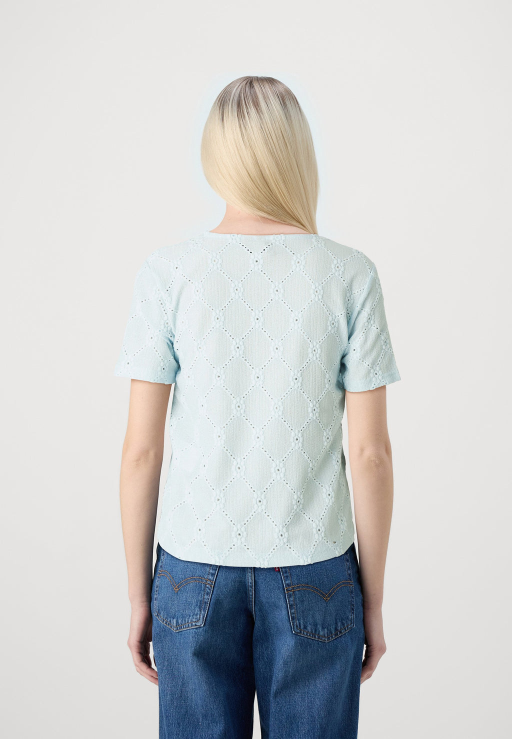 Pieces PCSANNI O NECK EMBRODERY