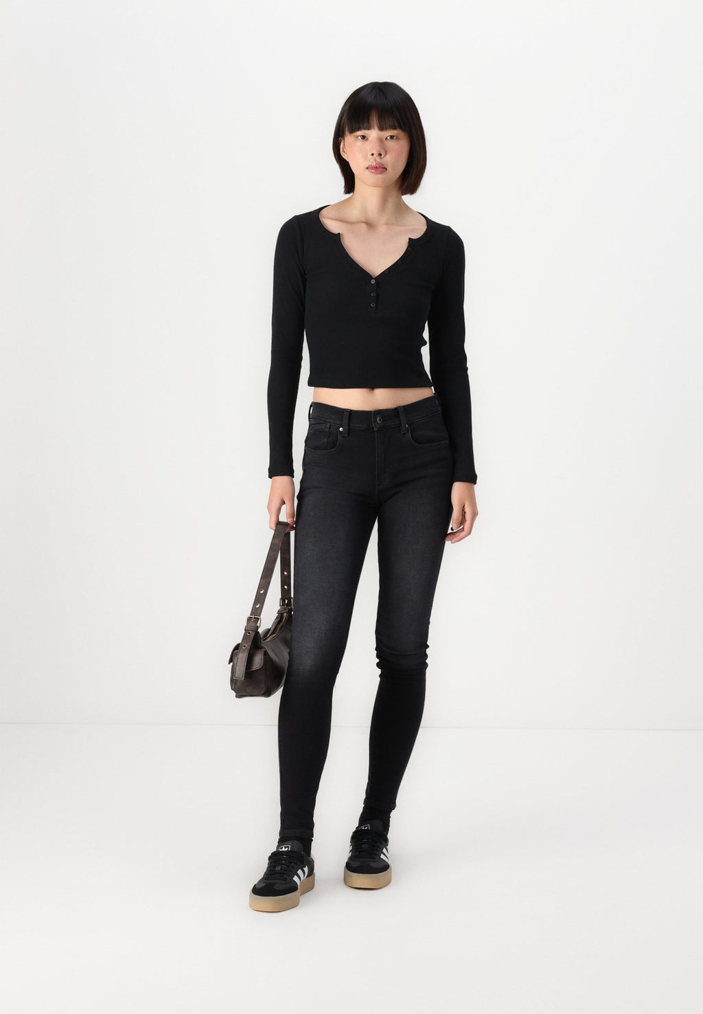 LHANA SKINNY Media 2